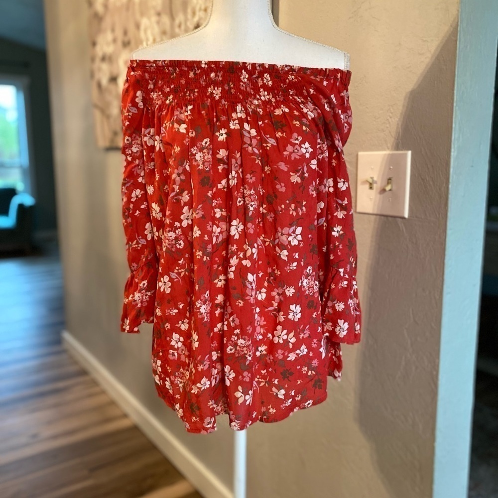 Beachlunchlounge red floral top size Medium 100% Modal - Picture 10 of 10
